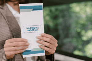 עיצוב פלייר - חשיבות הבחירה בצבעים נכונים לפלייר שימשוך את הקוראים